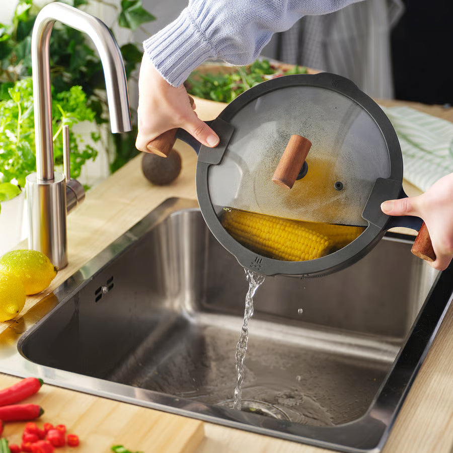 KLIPPFISK Lonac+poklopac, neljepljiv sloj staklo/drvo crno-plava, 5 l