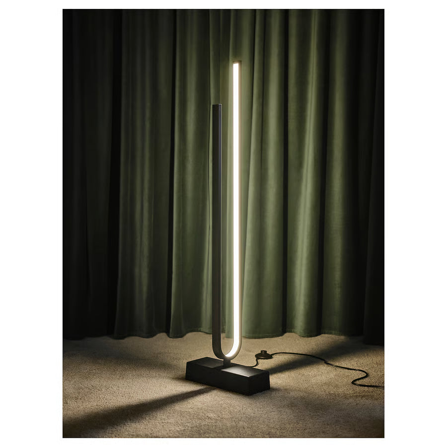 PILSKOTT LED podna lampa, pametno crna