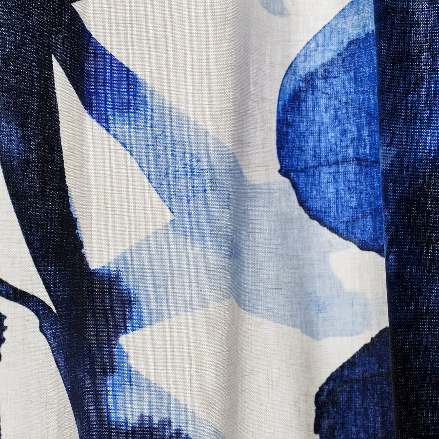 SKOGSNÄSSLA Zavjese, 1 par, bijela/plava cvjetni uzorak/s gornjom trakom, 145x250 cm